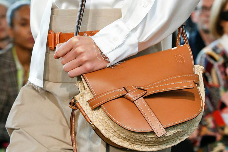 LOEWE | 低至5折+额外8折,英国限定兔子包379镑拿下!草编Gate也在!