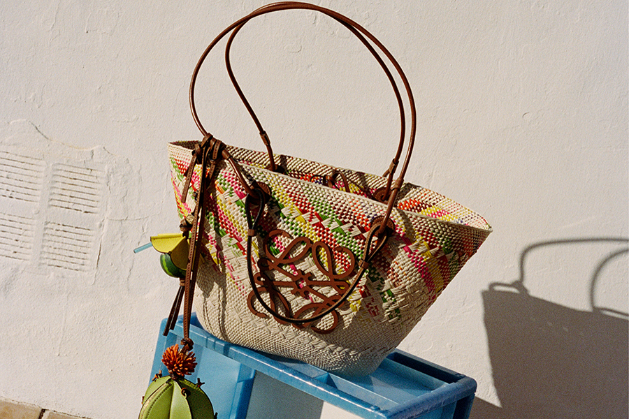 LOEWE x Paula's Ibiza夏日新品上线!渐变色Puzzle绝美,编织超in