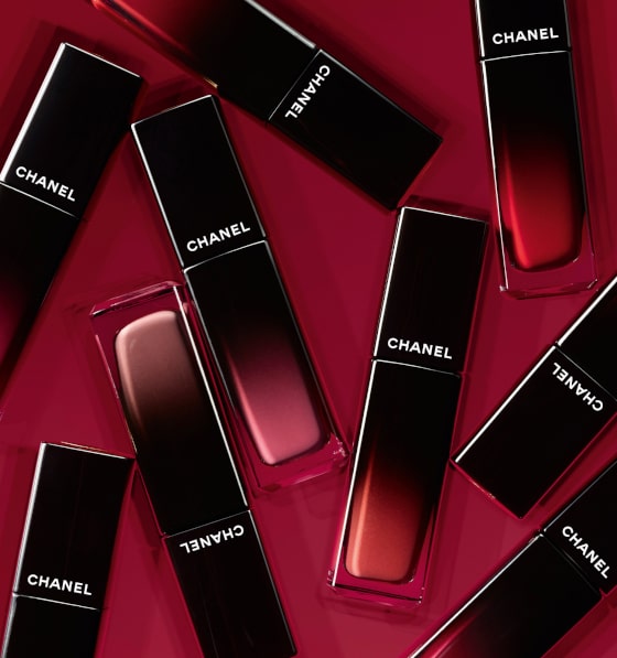 口红品牌等级排行榜 — red scarf